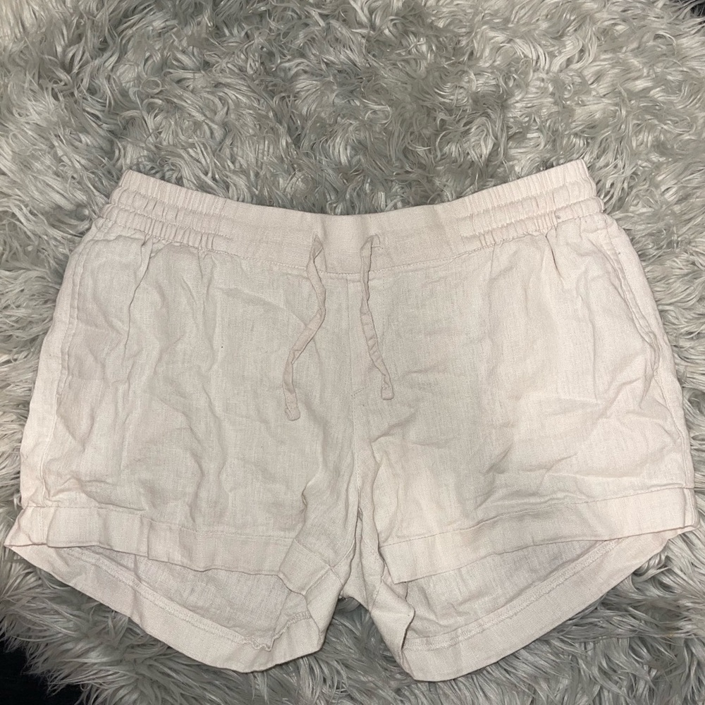 Old Navy Linen Shorts. Medium